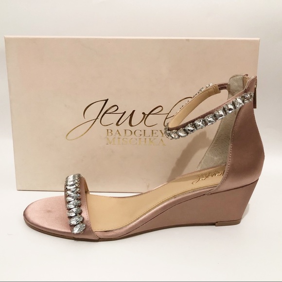 Badgley Mischka Shoes - 🆕 Jewel Badgley Mischka Mel Sandal Blush satin size 7.5 Wedge rhinestone